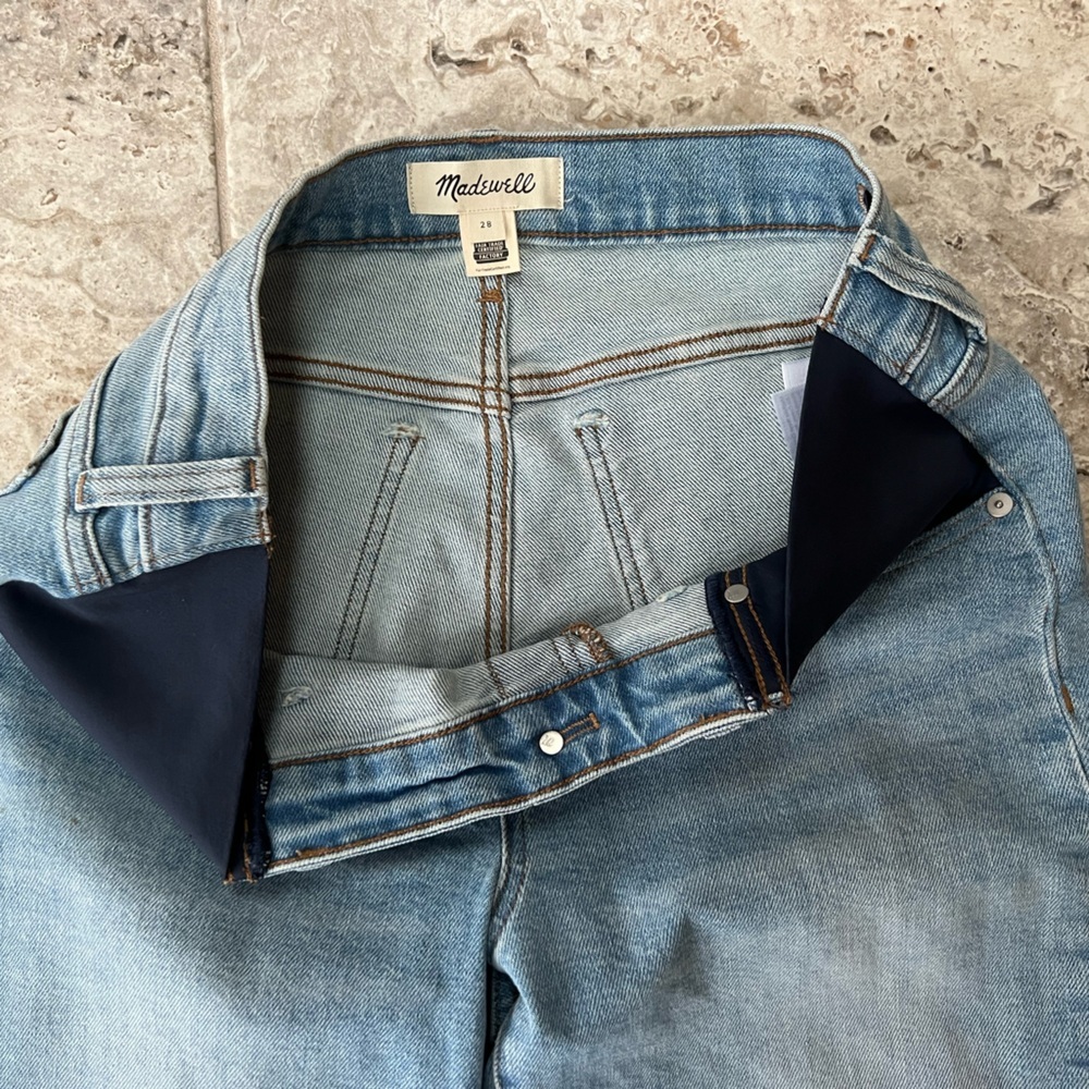 Madewell The Maternity Side-Panel Perfect Vntg Distressed Jeans, Light Blue, 28 - Picture 9 of 14